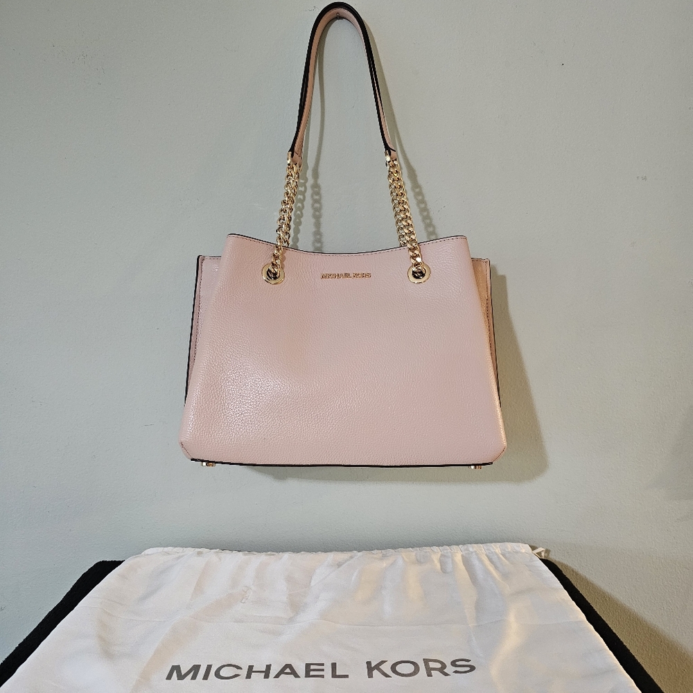 Michael Kors Pink Shoulder Bag *Missing Dust bag, sorry!*
